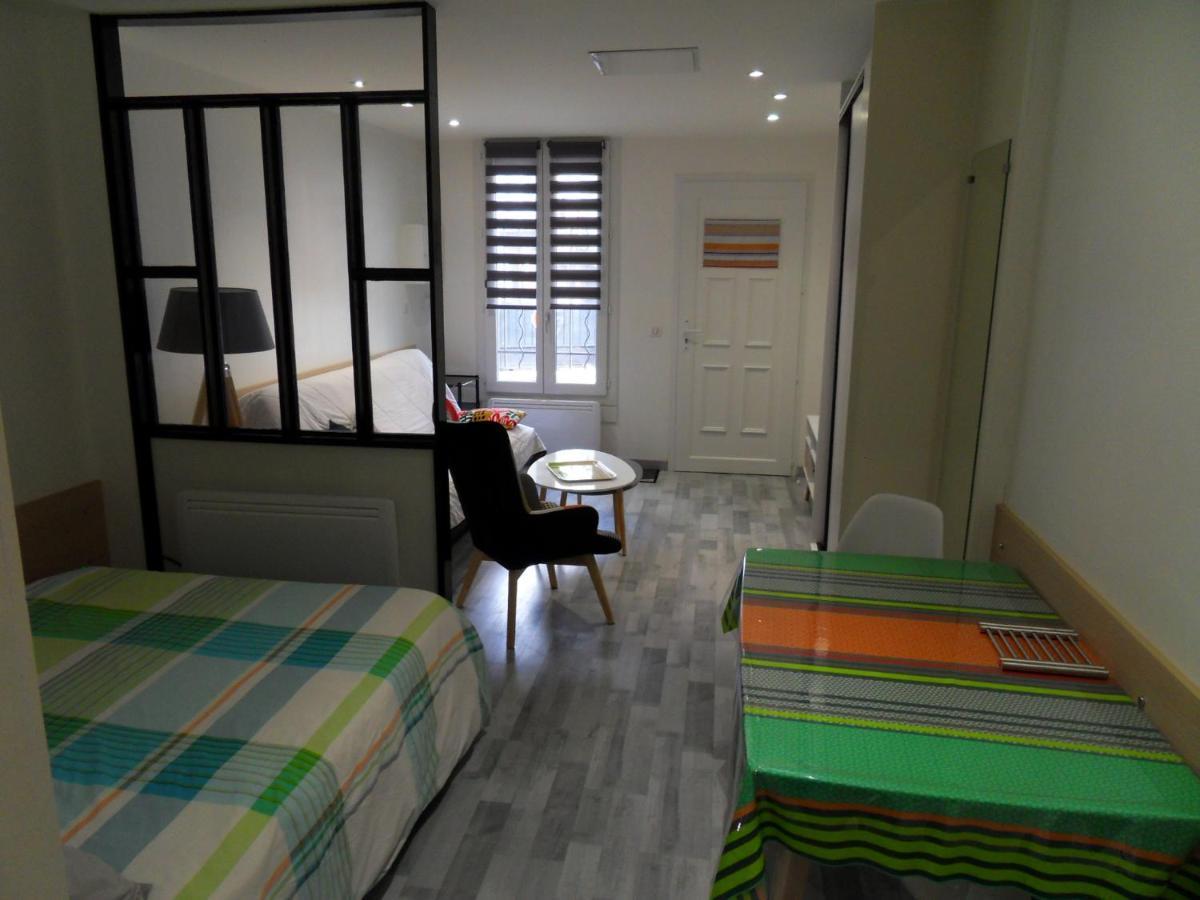 Le studio d' EMI Argelès-Gazost Esterno foto